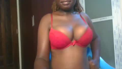 Snapshot of joankein_255 chatting on November 2025 07:05:02 PM varl online show from November 2025 07:05:02 PM