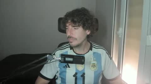 Snapshot of joaquin420_hot chatting on February 2026 10:33:01 AM joaquin420_hot online show from February 2026 10:33:01 AM