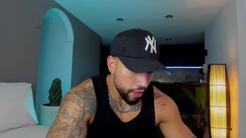 joe_esthetic online show from February 2025 11:19:02 PM