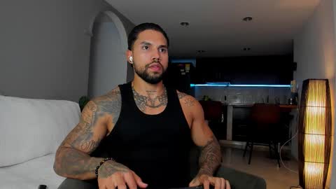 joe_esthetic online show from November 2025 08:35:02 PM