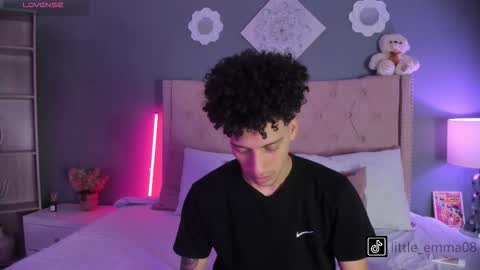 Snapshot of joeandemma chatting on October 2025 09:31:01 PM Emma Joe online show from October 2025 09:31:01 PM