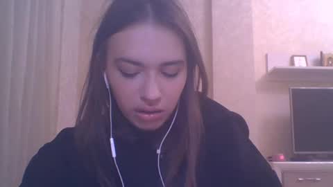 Jennifer online show from October 2025 05:17:01 PM