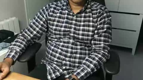 Snapshot of joeshades21 chatting on January 2025 03:21:01 PM joeshades21 online show from January 2025 03:21:01 PM