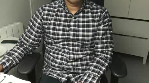 Snapshot of joeshades21 chatting on February 2025 08:48:02 AM joeshades21 online show from February 2025 08:48:02 AM