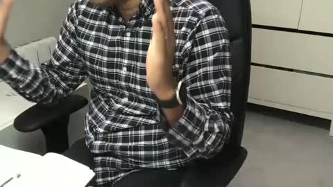 Snapshot of joeshades21 chatting on February 2025 10:07:01 AM joeshades21 online show from February 2025 10:07:01 AM