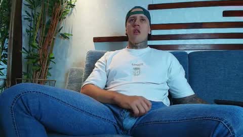 Snapshot of joeysexx1 chatting on November 2025 03:27:01 AM online show from November 2025 03:27:01 AM