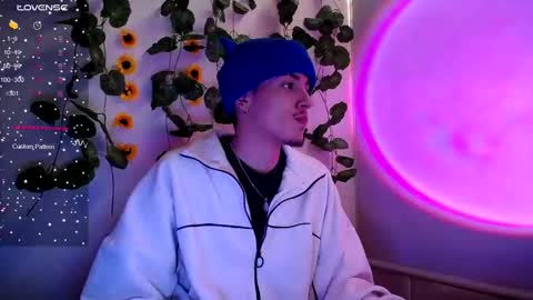 Snapshot of johan_parker222 chatting on September 2025 09:42:01 PM johan_parker222 online show from September 2025 09:42:01 PM