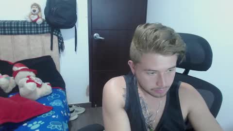 Snapshot of johanleonsweetboy chatting on October 2025 02:58:02 PM JOHAN independient model online show from October 2025 02:58:02 PM