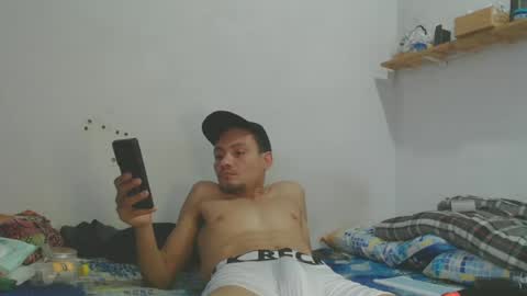johantorres19 online show from July 2026 11:00:01 PM