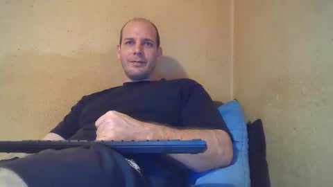 john1212124 online show from October 2025 04:21:02 AM