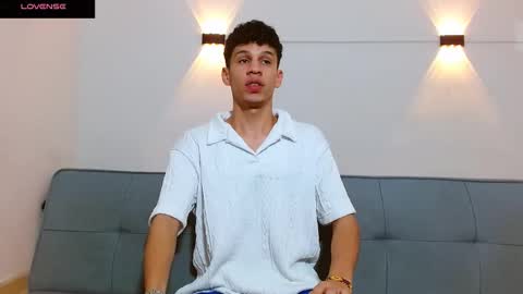 john_ssnow29 online show from November 2025 08:14:01 AM