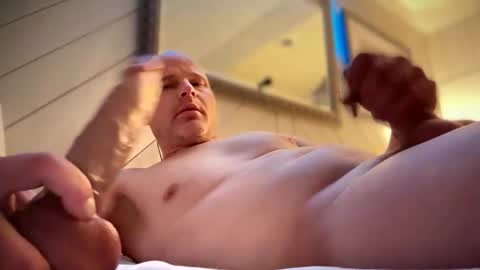 Snapshot of johnbellows chatting on December 2025 08:43:01 AM bisexual King online show from December 2025 08:43:01 AM