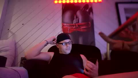 Snapshot of johnbellows chatting on January 2026 06:29:01 AM bisexual King online show from January 2026 06:29:01 AM