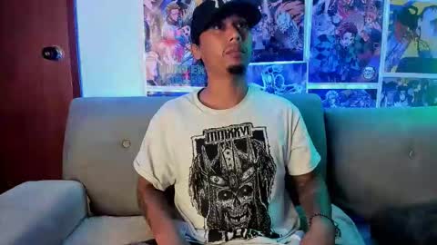 Snapshot of johncarrie chatting on January 2026 01:20:02 AM John carrie Independent Help me reach my goal 100 likes and 10000 followers online show from January 2026 01:20:02 AM