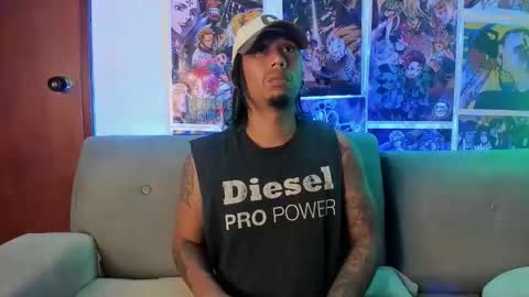 Snapshot of johncarrie chatting on January 2026 01:31:01 AM John carrie Independent Help me reach my goal 100 likes and 10000 followers online show from January 2026 01:31:01 AM