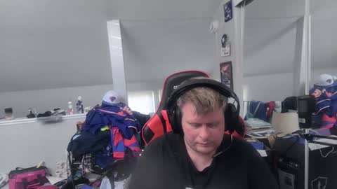 johnfernandez784 online show from May 2026 06:59:01 PM