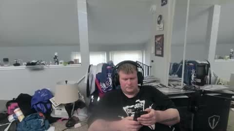 johnfernandez784 online show from May 2026 01:42:02 PM
