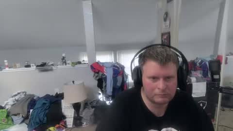 johnfernandez784 online show from June 2026 01:37:02 PM