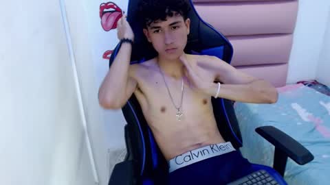 johnny_cagee online show from December 2024 09:32:02 AM