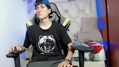 johnny_cagee online show from October 2025 05:28:02 AM