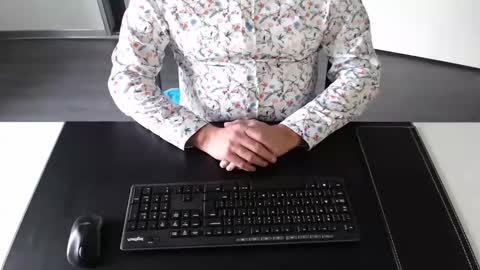 Johnny Walker13 online show from December 2024 01:11:02 PM