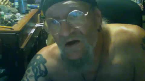 johnnyshung1 online show from December 2025 04:27:01 PM