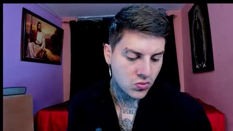 Snapshot of johny_multicum chatting on December 2025 05:12:02 AM Johny online show from December 2025 05:12:02 AM