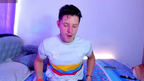 johnycooper08 online show from June 2026 05:17:02 PM