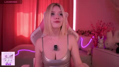 Snapshot of joicequeen chatting on May 2026 05:34:01 AM Paula online show from May 2026 05:34:01 AM