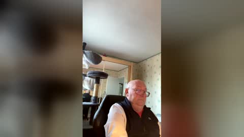 Snapshot of jojo60000529566 chatting on December 2025 03:18:02 PM jojo60000529566 online show from December 2025 03:18:02 PM