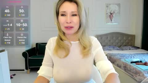 Jolie Ozolla online show from October 2025 10:59:02 AM