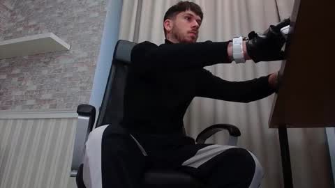 JonahShaw online show from October 2025 04:35:01 AM