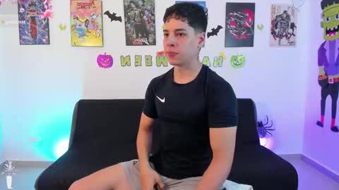 Instagram jonathanfit14 online show from October 2025 09:05:02 PM