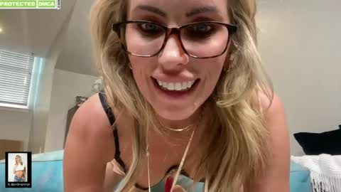 Snapshot of jordyngrangexo chatting on January 2025 09:28:01 PM Jordyn Grange online show from January 2025 09:28:01 PM