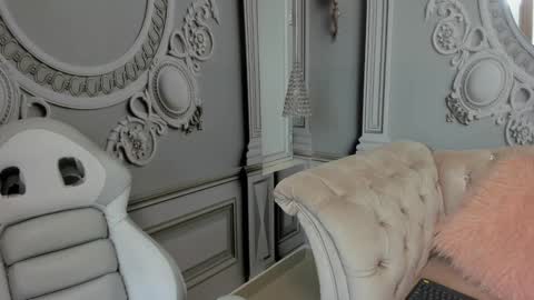 Katalina online show from December 2024 06:16:02 PM