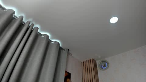 Katalina online show from March 2025 06:26:02 PM