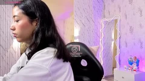 Joselyn  online show from April 2026 12:02:01 PM