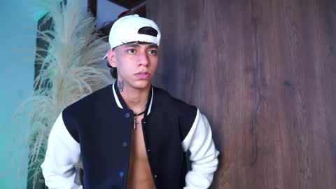 Snapshot of josep_davies chatting on November 2025 09:35:02 PM Josep online show from November 2025 09:35:02 PM