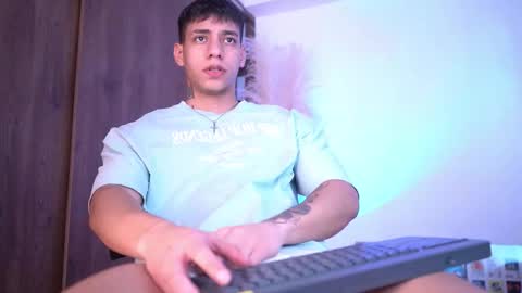 Snapshot of josep_davies chatting on December 2025 07:32:01 PM Josep online show from December 2025 07:32:01 PM