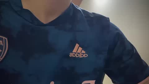 Nicolas online show from November 2025 11:10:02 PM