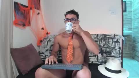Im Jouliano online show from October 2025 08:42:01 PM