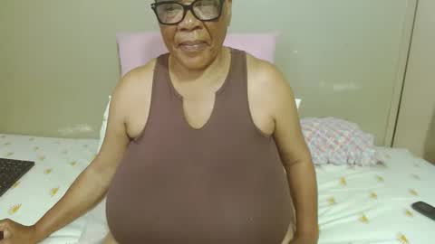 Snapshot of joycemando chatting on December 2025 08:20:02 AM DairyQueen online show from December 2025 08:20:02 AM