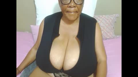 Snapshot of joycemando chatting on February 2026 05:56:01 AM DairyQueen online show from February 2026 05:56:01 AM