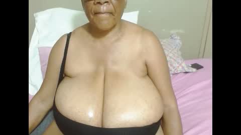 Snapshot of joycemando chatting on February 2026 10:47:02 PM DairyQueen online show from February 2026 10:47:02 PM