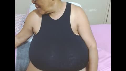 Snapshot of joycemando chatting on February 2026 04:02:01 PM DairyQueen online show from February 2026 04:02:01 PM