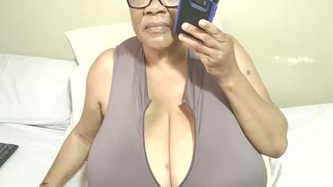 Snapshot of joycemando chatting on February 2026 08:24:07 AM DairyQueen online show from February 2026 08:24:07 AM