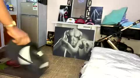 Butterflyass online show from December 2025 04:08:01 AM