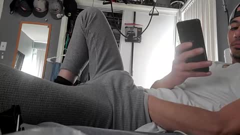 Snapshot of jpizzy23 chatting on January 2025 07:43:01 PM dLowfrk online show from January 2025 07:43:01 PM