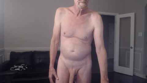 jtull52 online show from December 2024 09:44:01 PM