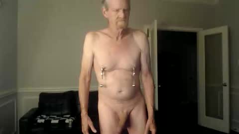 jtull52 online show from April 2026 07:52:01 PM